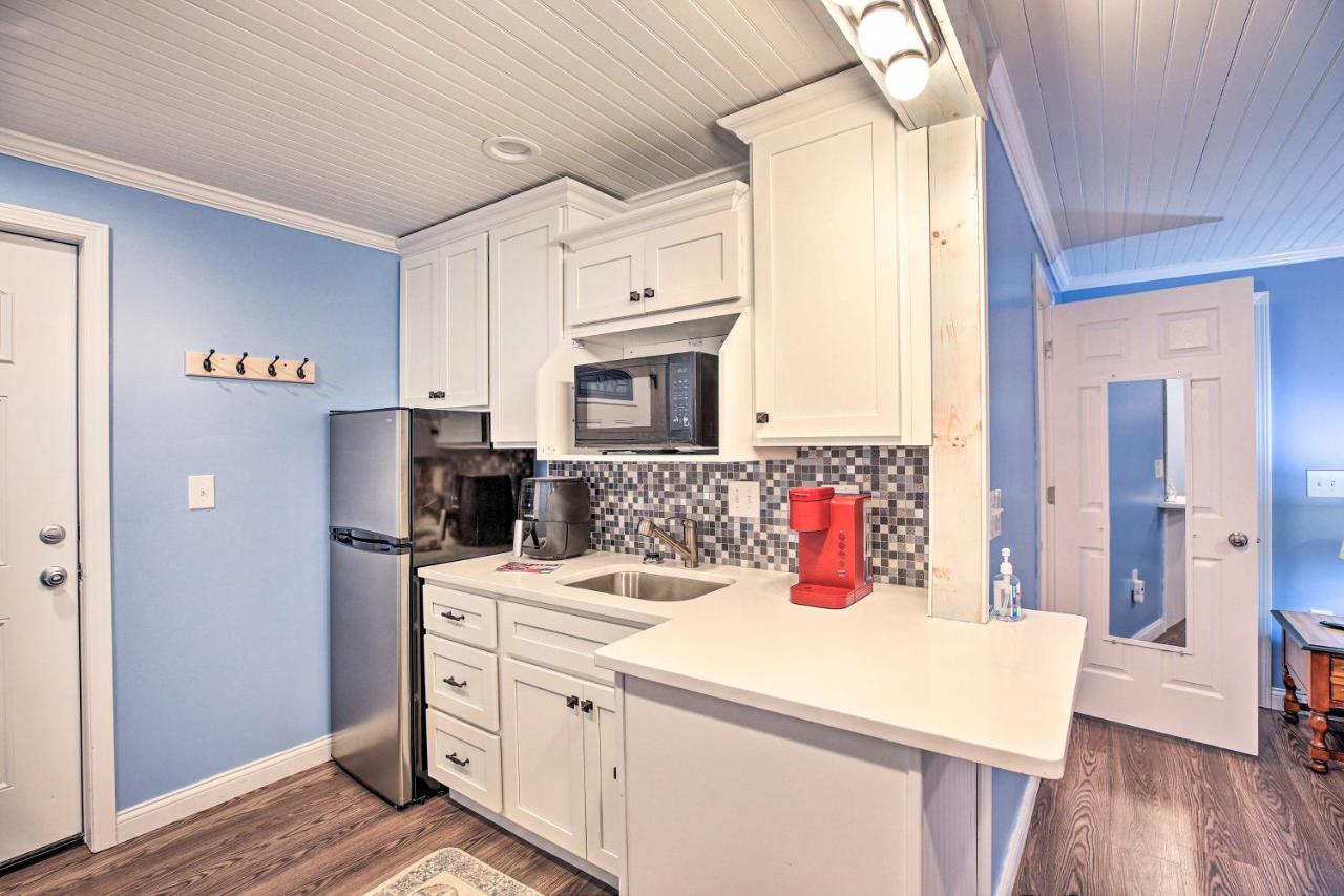 Updated Williamstown Apartment With Kitchen! Eksteriør bilde